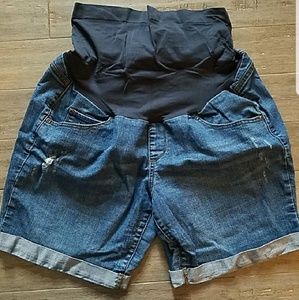Maternity shorts